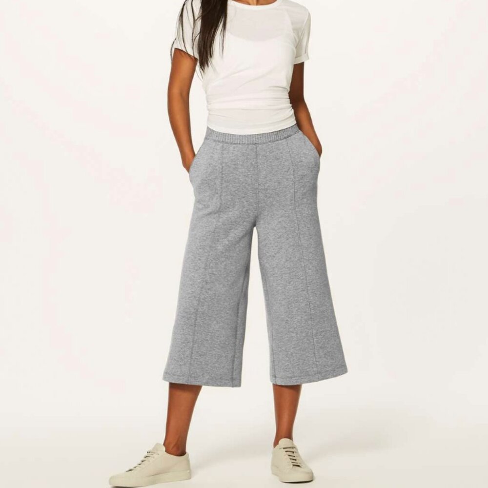 Lululemon New Form Crop 19" Wide Leg Heathered Medium Grey Joggers Pants Size 8